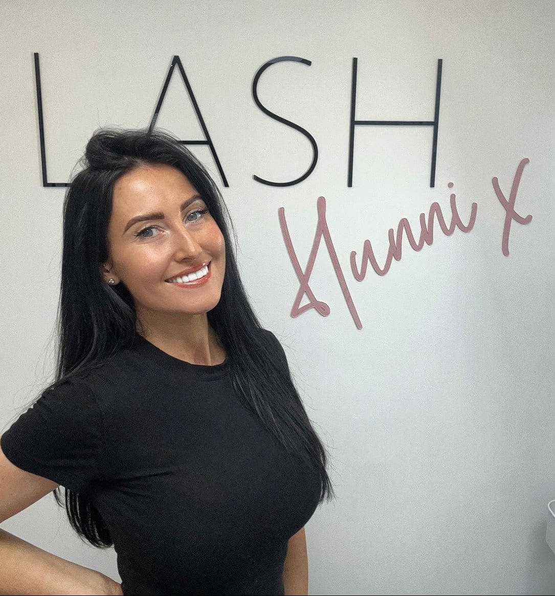Laura with her Lash Hunni branding